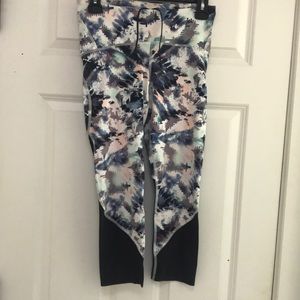 Under Armour Athletic/Athleisure Leggings, M, NWT!